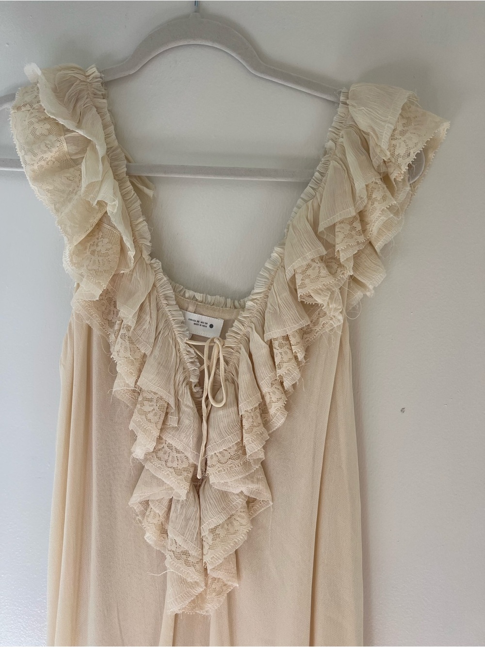 Zara Cream Ruffled Lace-Trim V-Neck Dress - Picture 2 of 3